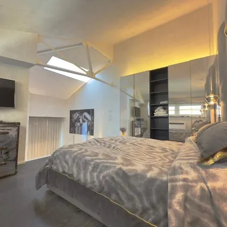 Homeby, Casa Cornalia Milan