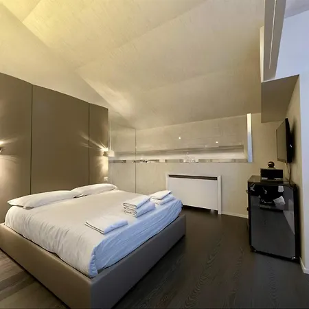 Homeby, Casa Cornalia * Milan