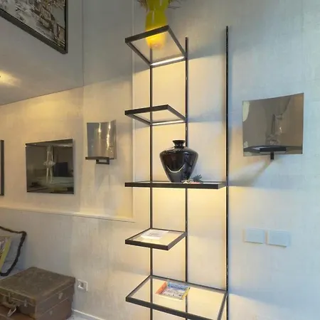 Daire Homeby, Casa Cornalia Milano