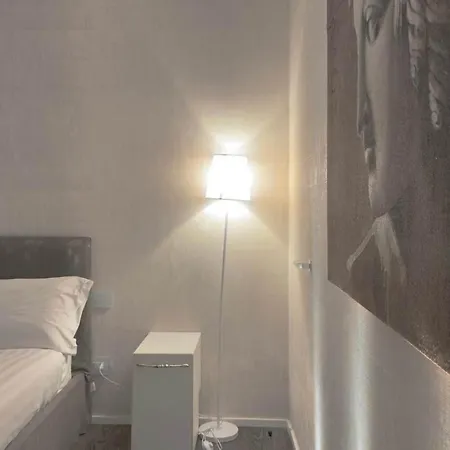 Daire Homeby, Casa Cornalia *